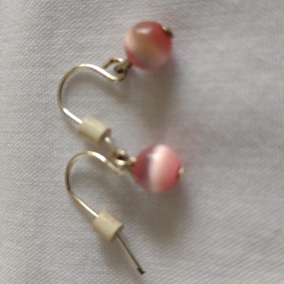 Dainty pink earrings - Picture 3 of 4